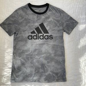 Adidas Essentials 3-4years Black and Gray t shirt
